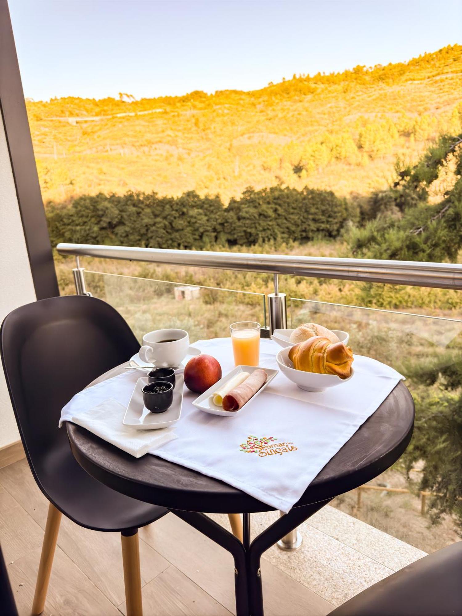 Quinta Dos Sincais Bed & Breakfast Guarda Exterior photo
